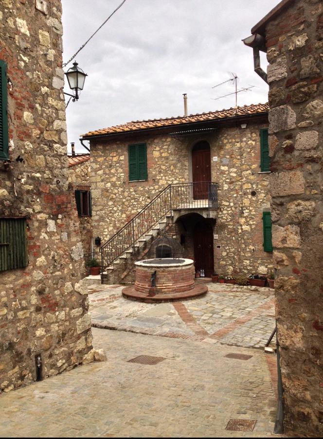 Ferienwohnung Rosa Di Maggio Pari Exterior foto