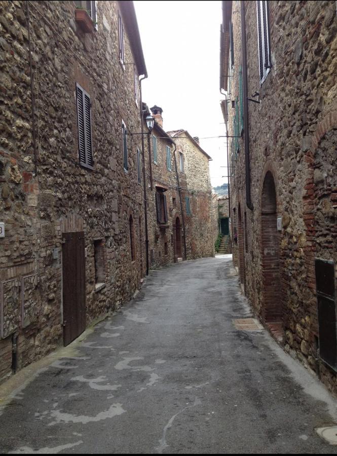 Ferienwohnung Rosa Di Maggio Pari Exterior foto